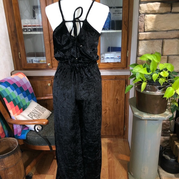 ANGIE SIZE SMALL BLACK VELVET FULLY LINED ELASTIC WAIST OPEN BACK STRAP JUMPSUIT - Picture 4 of 4